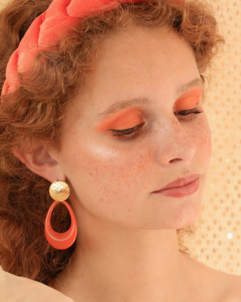 Boucles Amathée Néréides Acrylique Orange Portée- Artisanat Bordeaux
