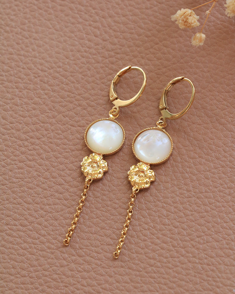 Boucle Pendantes Eclosion Nacre Blanc - Artisanat Bordeaux