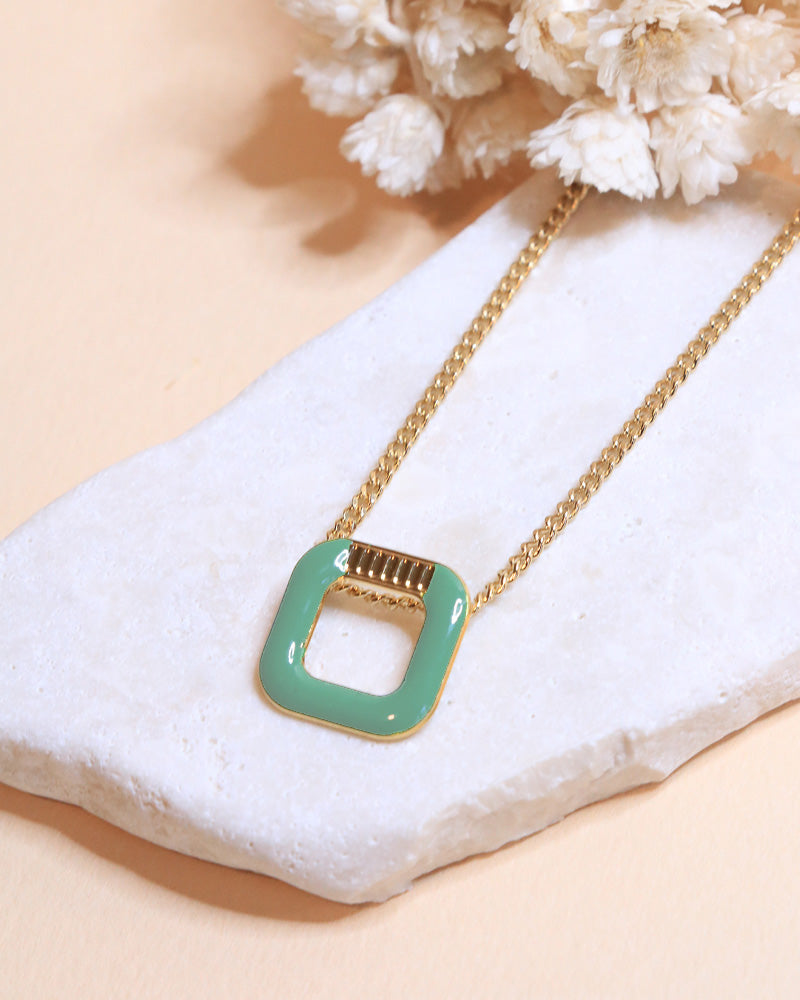 Collier vert eucalyptus, création artisanale Aurélie Joliff, bijouterie Bordeaux.